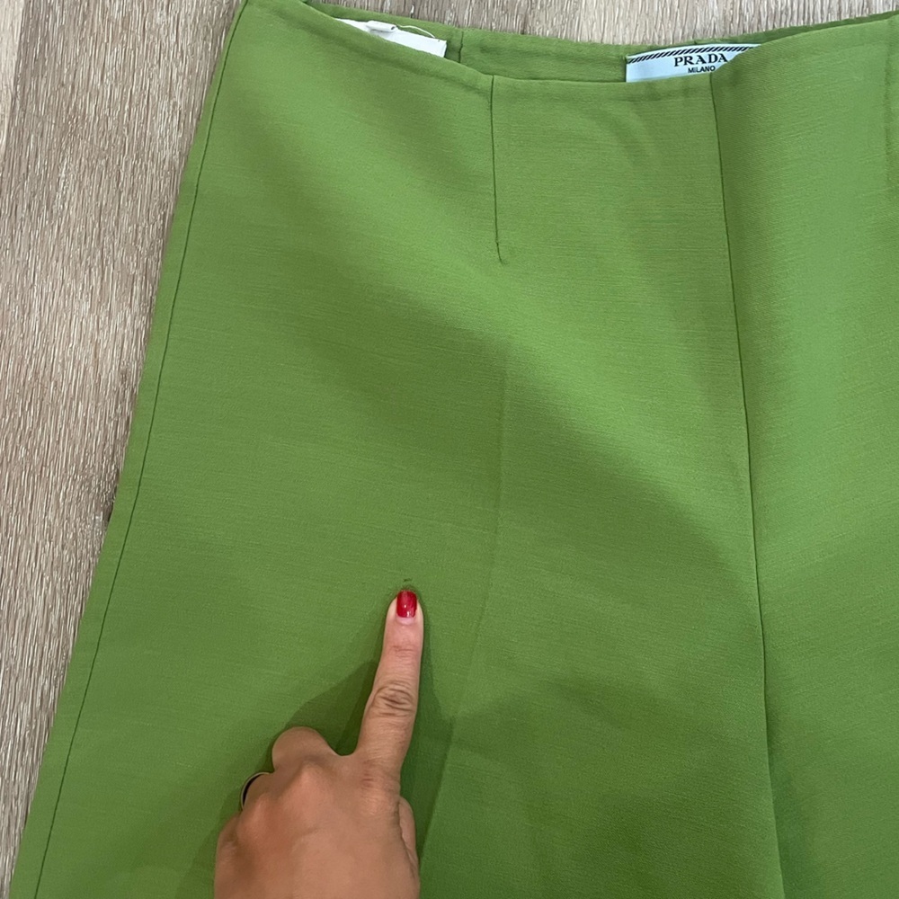 PRADA 100% Virgin Wool Green Knee Length Bermuda High Waisted Shorts - Picture 14 of 14